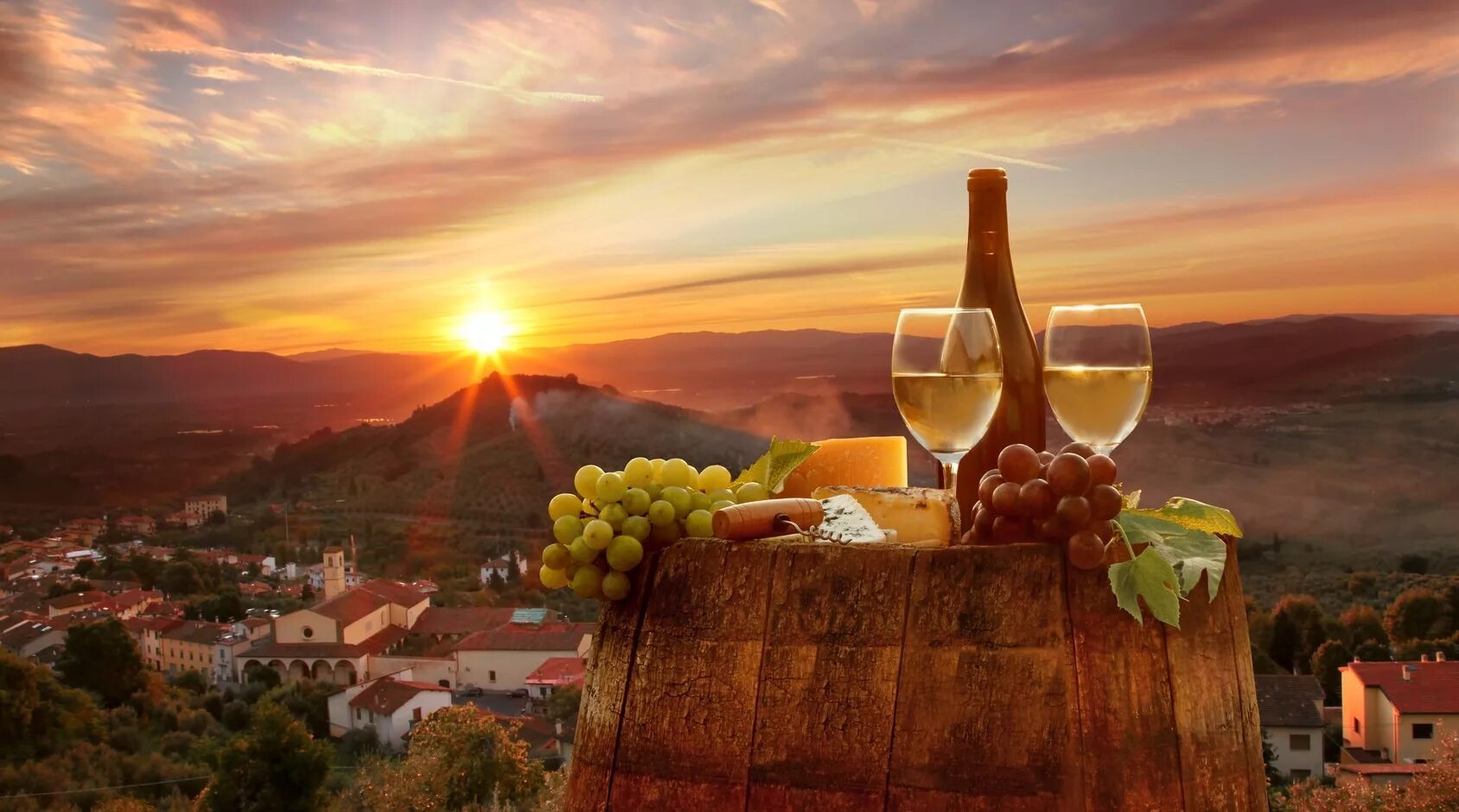 Солнце грузии. Тоскана Италия винодельни. Италия виноградники Тосканы. Винодельня в Тоскане пейзаж. Вино Тоскана Италия.