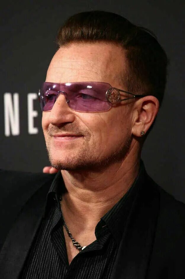 Боно отзывы. Боно u2. Боно Хьюсон. Солист u2 Боно. Очки Боно u2.