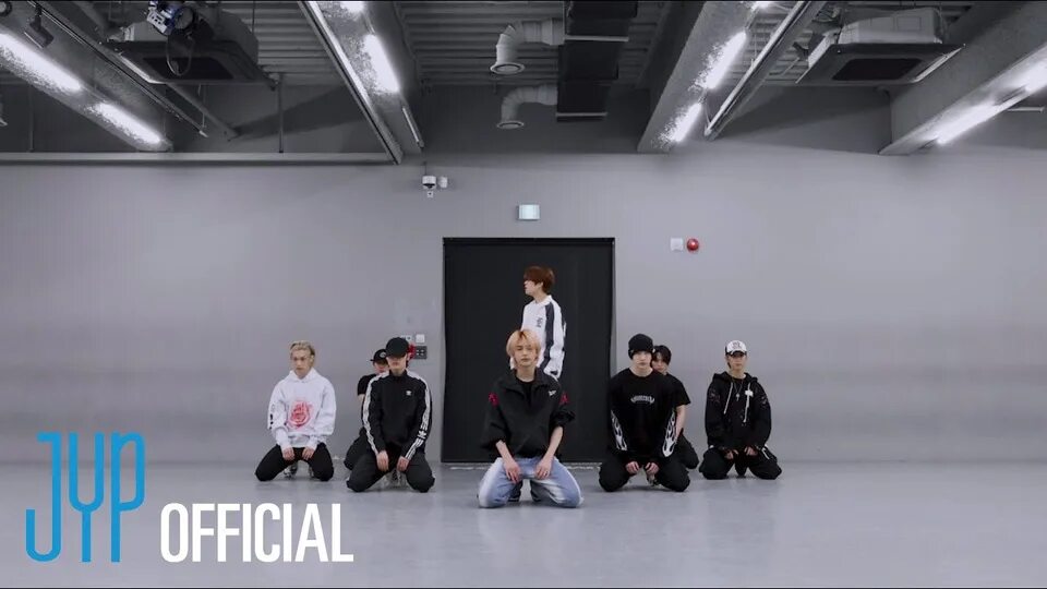 Stray Kids (스트레이 키즈) - слушать онлайн бесплатно на Яндекс Музыке в хорошем качес