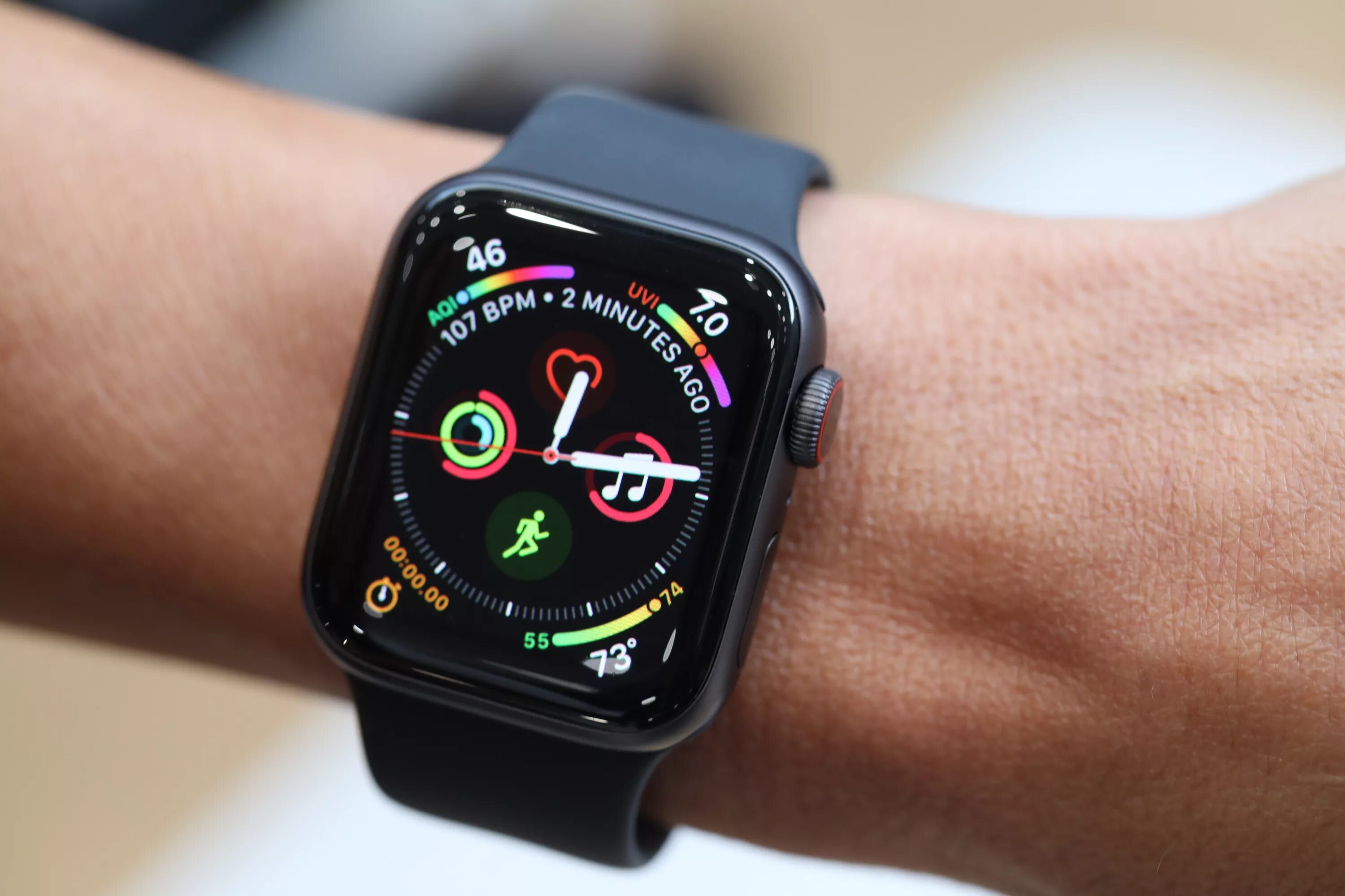 Смарт часы вотч 6. Эпл вотч Сериес 4. Apple watch s4. Часы смарт вотч 7.