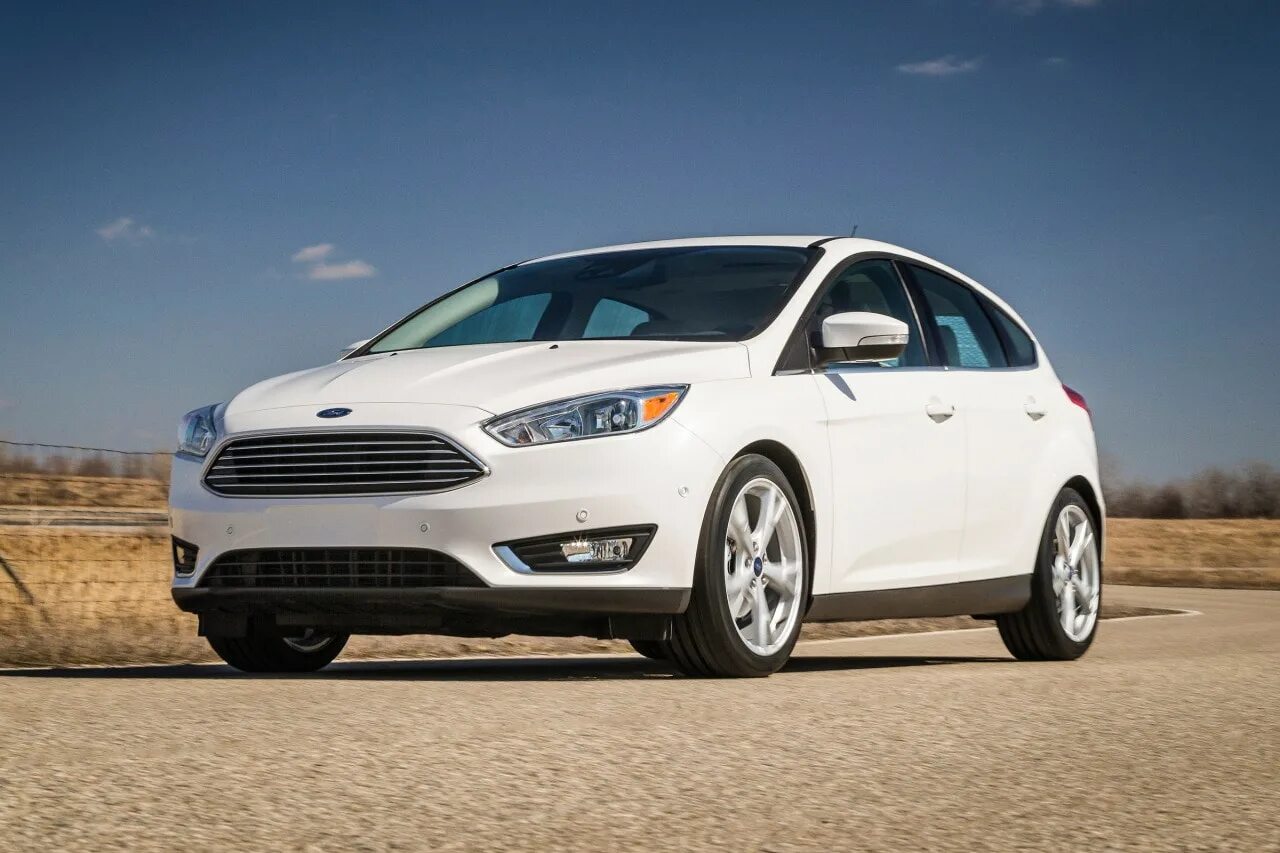 Купить форд фокус 2017. Ford Focus 2015. Ford Focus Hatchback 2015. Ford Ford Focus 2014. Ford Focus 2015 хэтчбек.