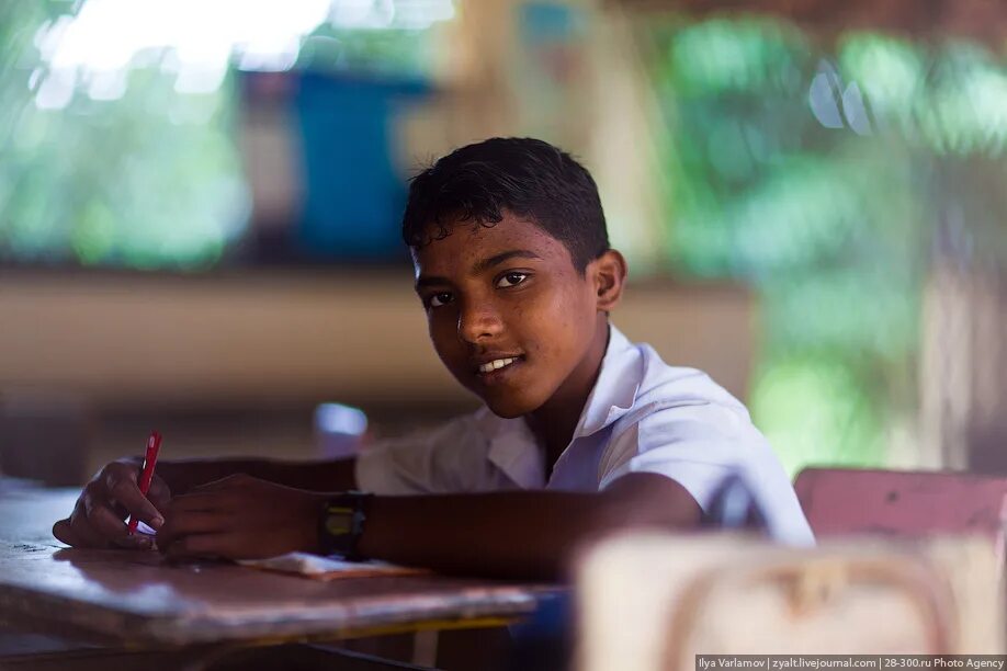 Шри школа. Ланкийцы. Школа в Шри Ланке. Ланкийцы фото. Образование Шри Ланка Институтх.