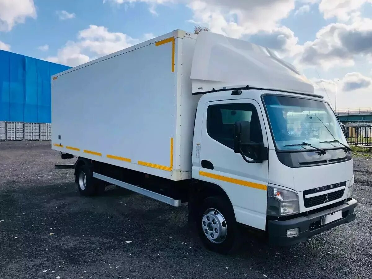 Грузовой авто 5 тонн. Mitsubishi Fuso Canter 5 тонн. Мицубиси Фусо Кантер. Митсубиси Фусо 3.5 тонн. Грузовик фургон Fuso Canter.