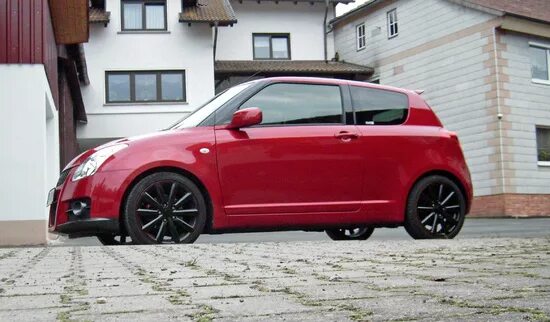 Свифт диски. Suzuki swift r17. диски suzuki swift r16. сузуки свифт на 17 дисках. колеса на сузуки свифт 2011 года.