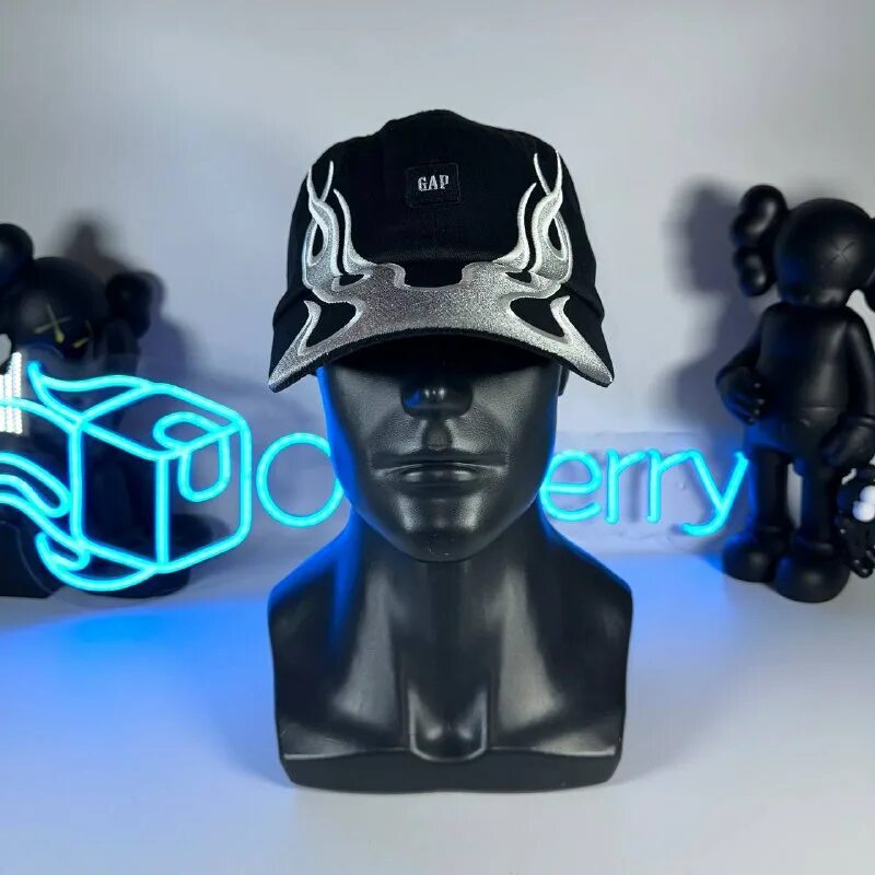 кепка gap balenciaga