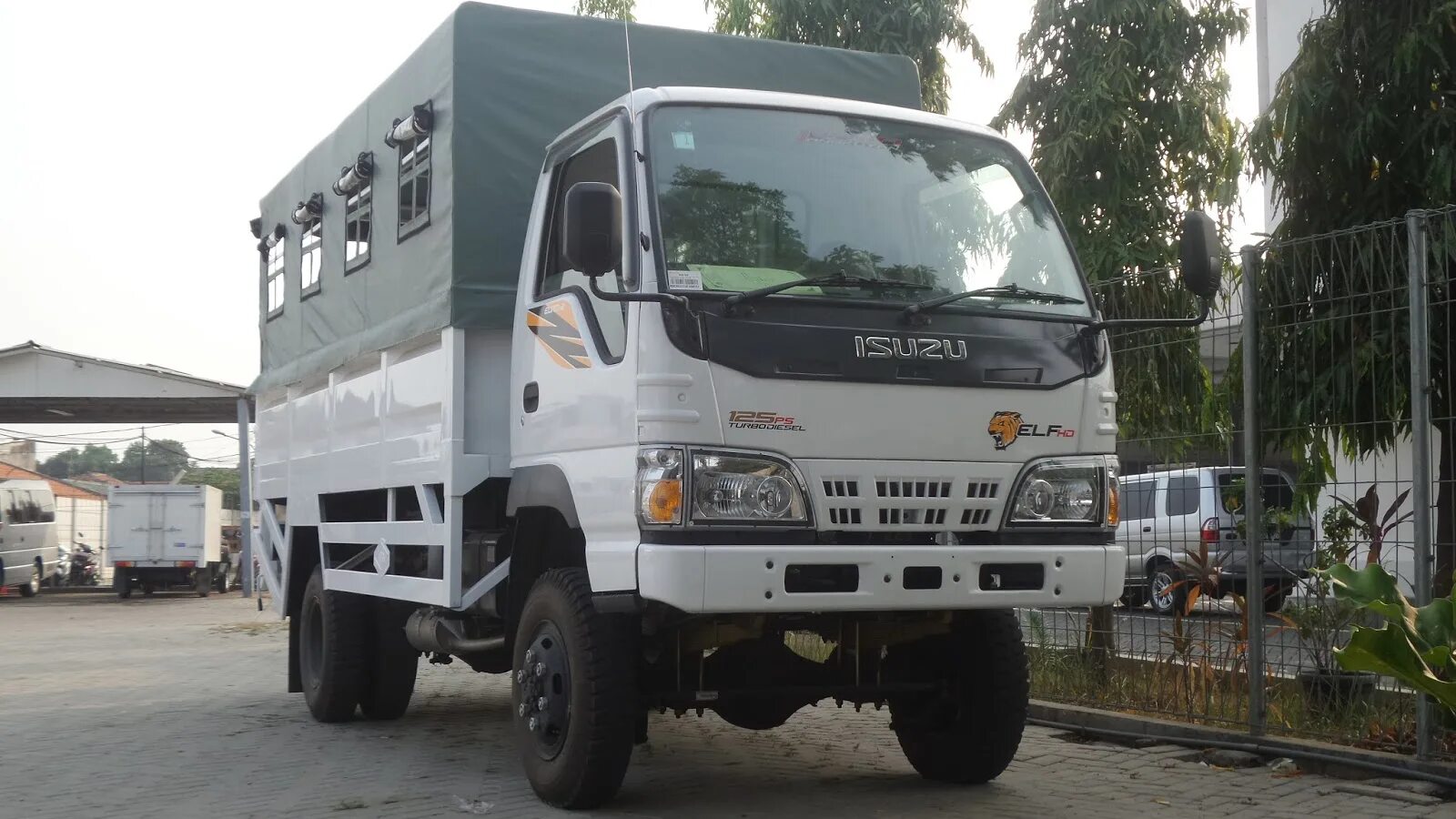 Грузовые isuzu 4х4. Исузу 4вд. Isuzu forward 4x4. Исузу эльф самосвал 4 вд. Исузу 4вд.