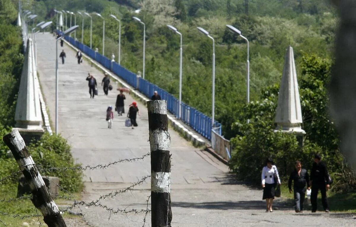 Запрет на выезд в абхазию. Ингури Абхазия граница. Ингур граница Абхазии и Грузии. КПП Ингури в Абхазии. КПП Ингур Грузия.