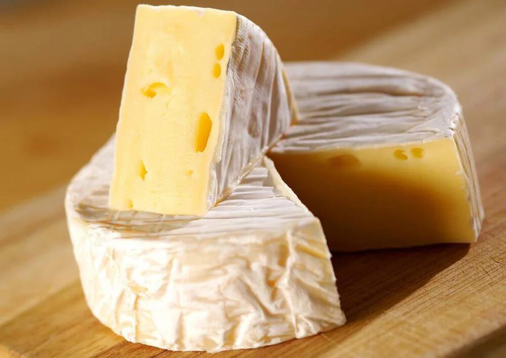 Вкуснейший сырный. Французский сыр камамбер. Чиз камамбер. Formaggio di Capra. Сыр. Сыр камамбер белорусский.