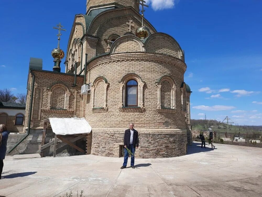Найдено алчевск. Алчевск город. Найдено алчевск. Алчевск центр фото. Площадь ленина алчевск.
