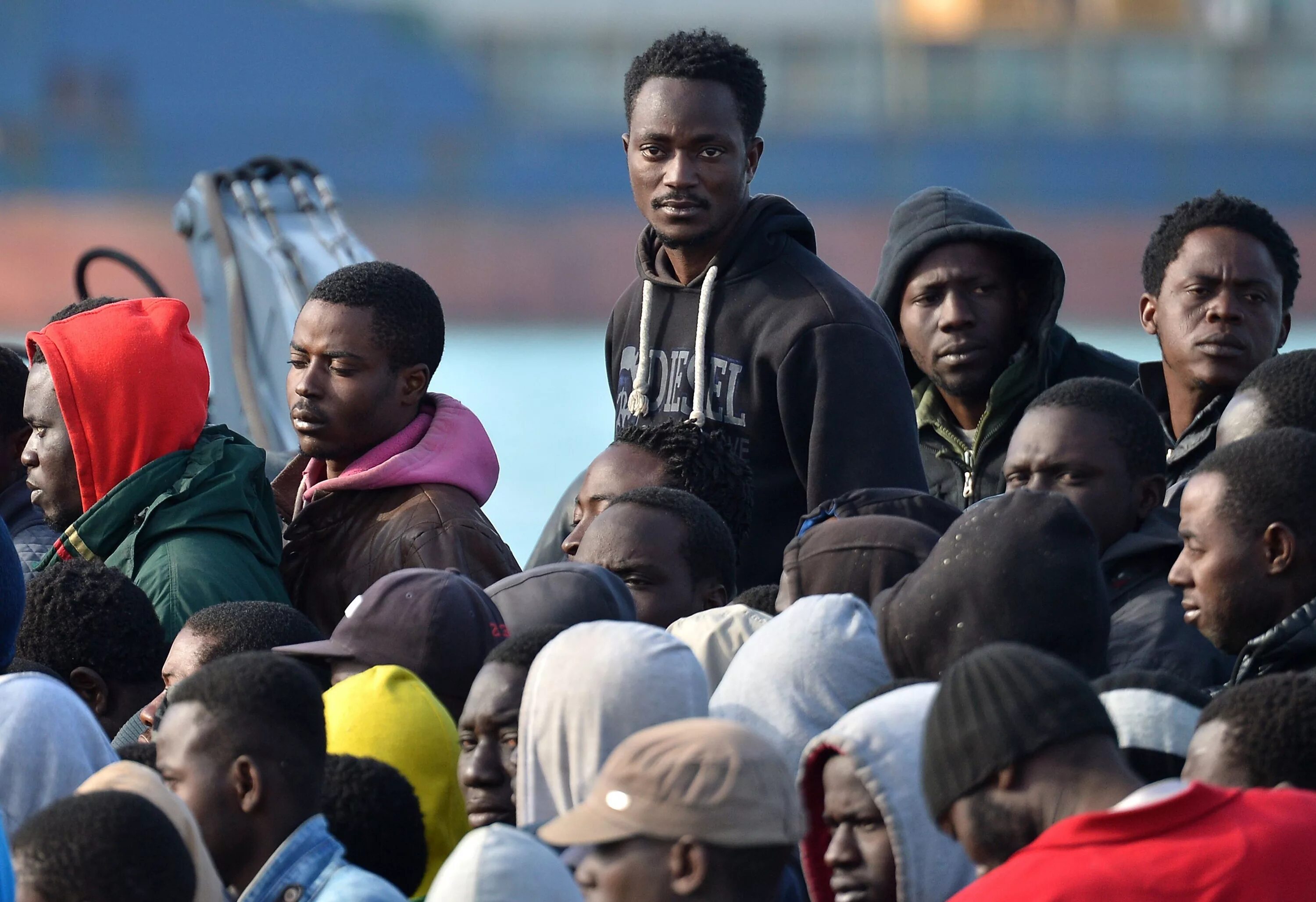 Эмигранты из африки. Негры беженцы. Эмигранты из африки. Мигранты из африканского рога. Эмигранты из африки.