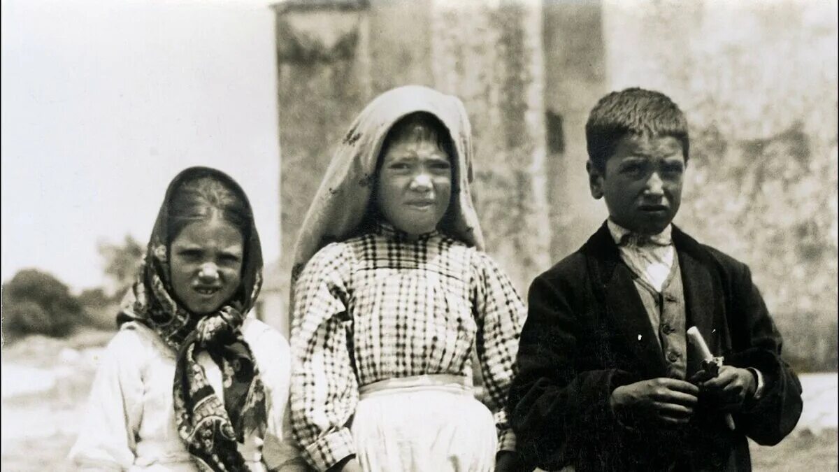 Явление 1917. Фатимское чудо 1917. фатимское чудо в португалии 1917 году жасинта. явление девы марии в фатиме в 1917. фатимские явления девы марии 1917.