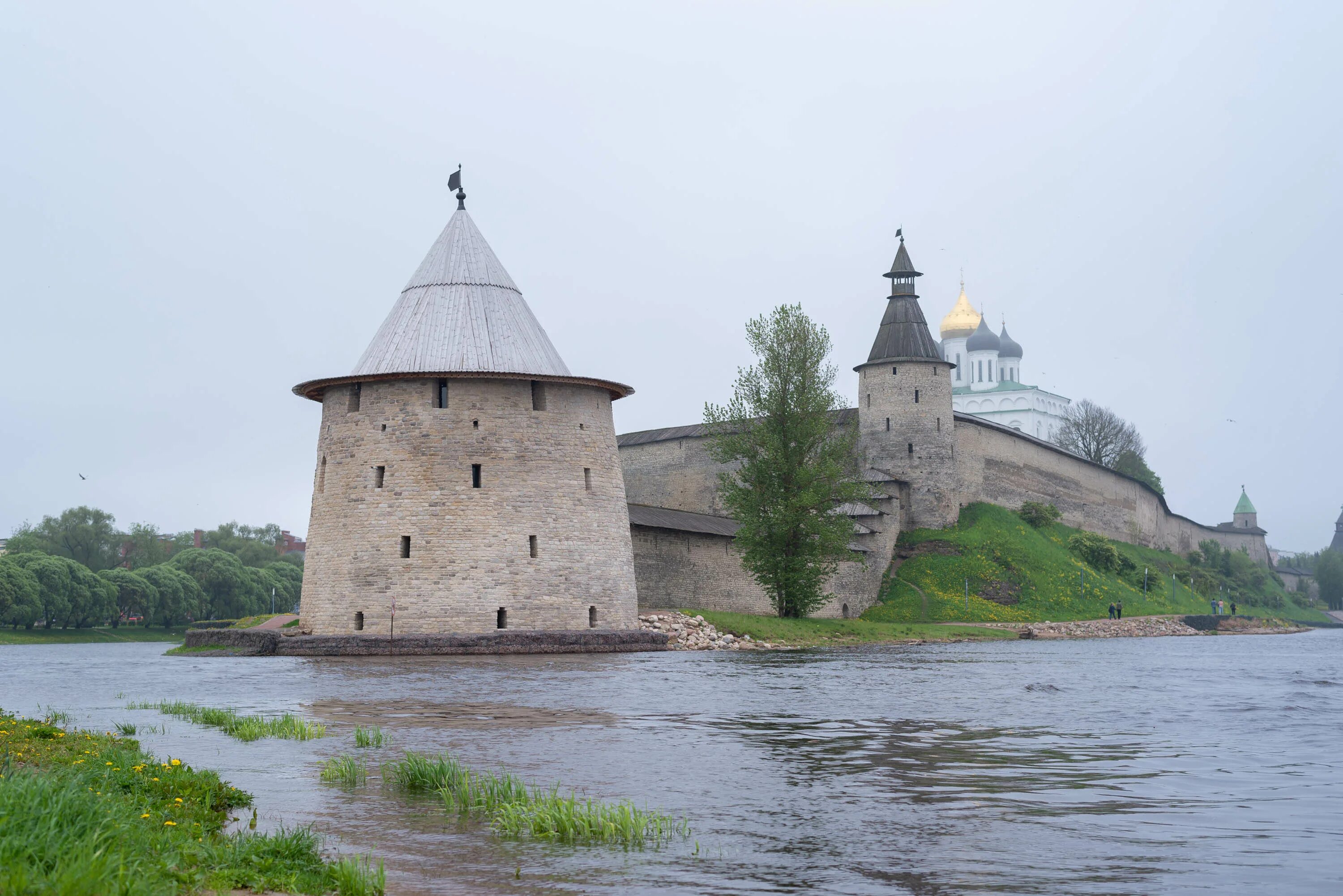 Экскурсионный псков. Псковская крепость (Псковский Кремль). Экскурсии в Псковский Кремль в Пскове 2022. Псковский Кремль музей. Псковский Кремль экскурсии.