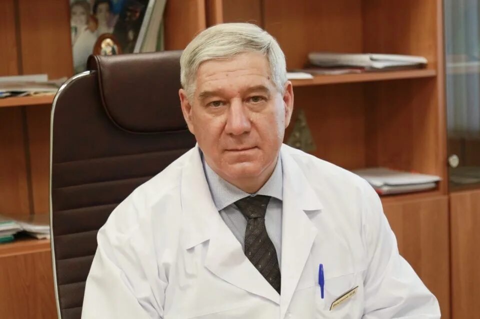 Валера корепанов. Главврач алтайского края. Алтайская краевая офтальмологическая больница кгбуз г барнаул. Главврачи алтайского края. Врач больницы табуны алтайский край.