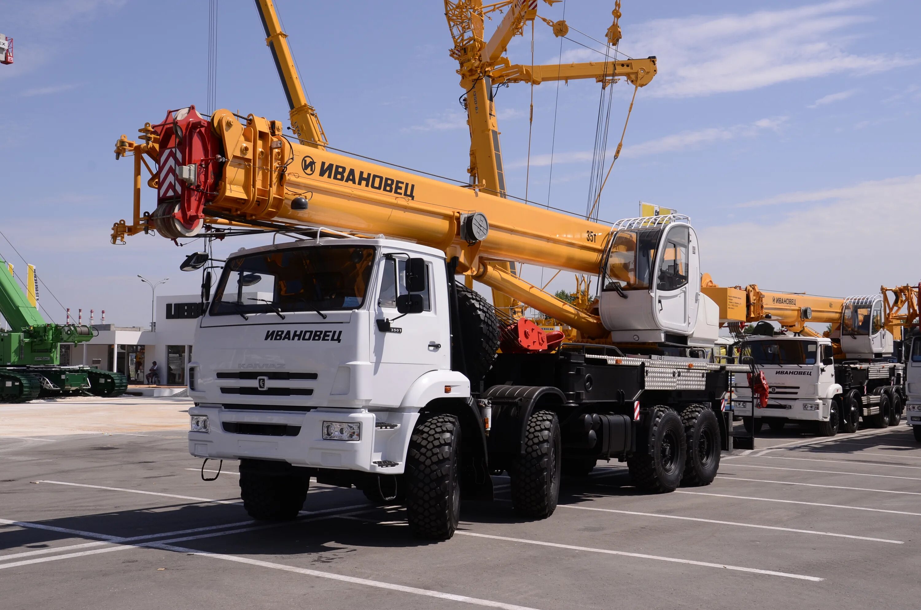Крановые установки ивановец. Автокран кс 45717 урал. Камаз кс 45717. Автокран кс-45717к-1. Крановые установки ивановец.