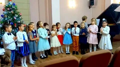 Выход новогодний утренник в детском саду музыка