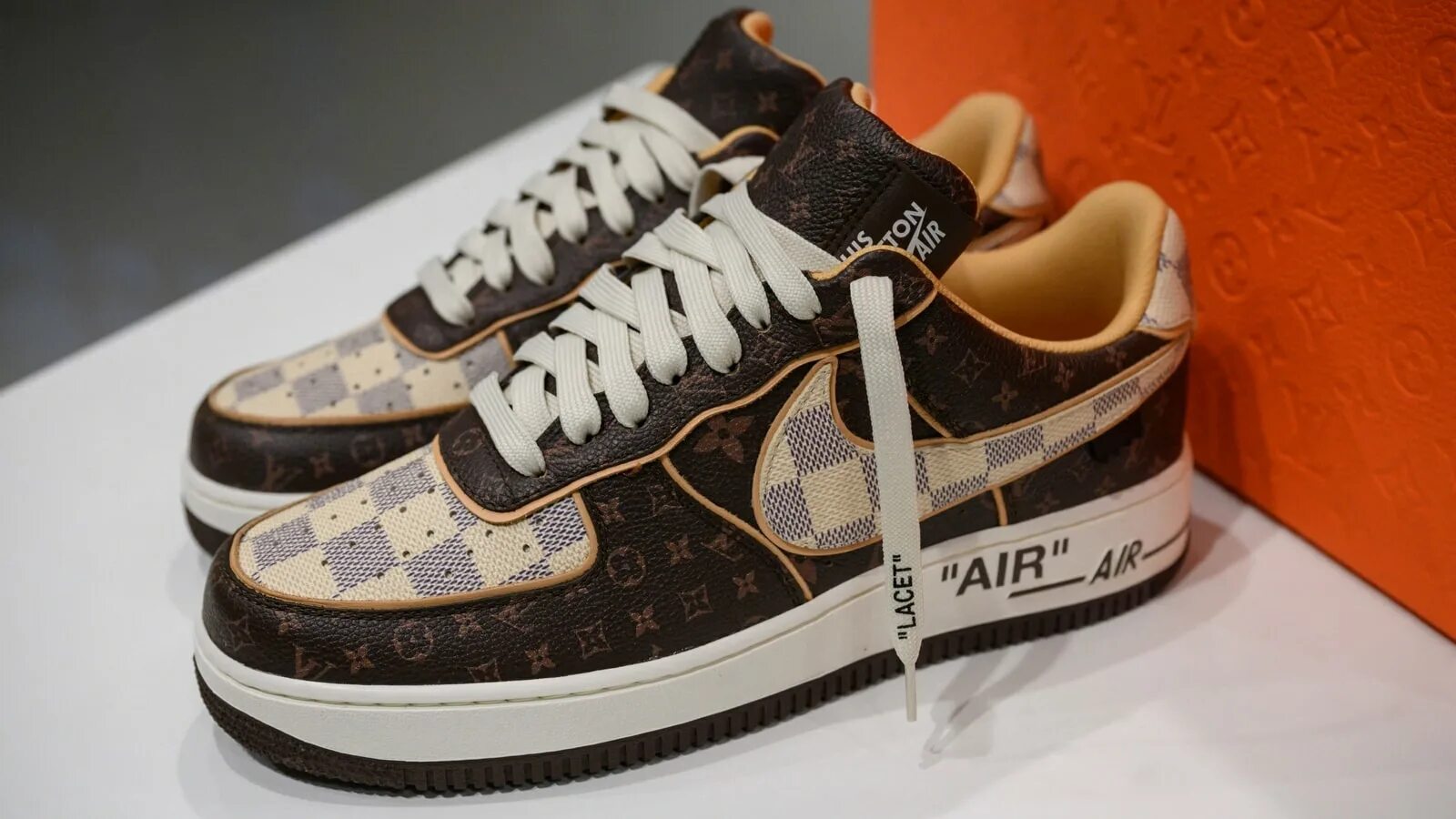 Кроссовки найк луи виттон. Найк Луи Виттон кроссовки. Nike af1 x Louis Vuitton. Nike Air Луи Виттон. Nike Air Force Луи Виттон.