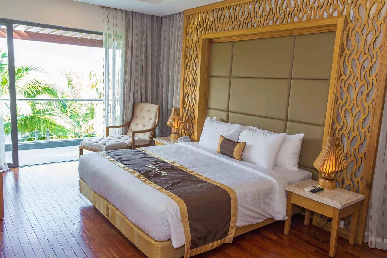 Соната тур в северодвинске. Гостевой дом соната анапа. Sonata resort and spa 4*. Отель соната лоо. Соната резорт и спа вьетнам фото.