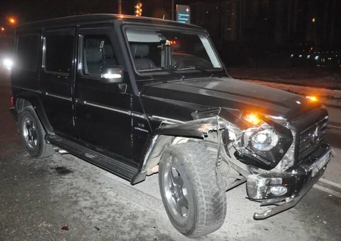 битый гелендваген. Mercedes-benz гелендваген ржавый. разбитый гелик а4. убитый гелик. разбитый мерседес гелендваген.