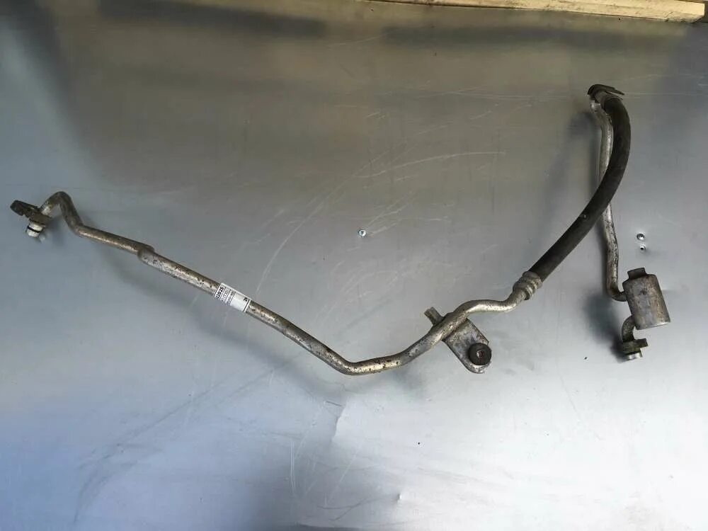 Трубка кондиционера nissan pathfinder верхняя. 92490-ca01a. 924904ca0b. Трубка кондиционера nissan pathfinder верхняя. Трубка кондиционера ниссан икстрейл т31.