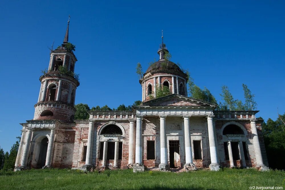 Полуразрушенная Церковь Ярославская область. Деревня Елпатьево заброшенная Церковь. Елпатьево Ярославская область. Новоселье храм Переславский район Ярославской. Фгкс в ярославской области