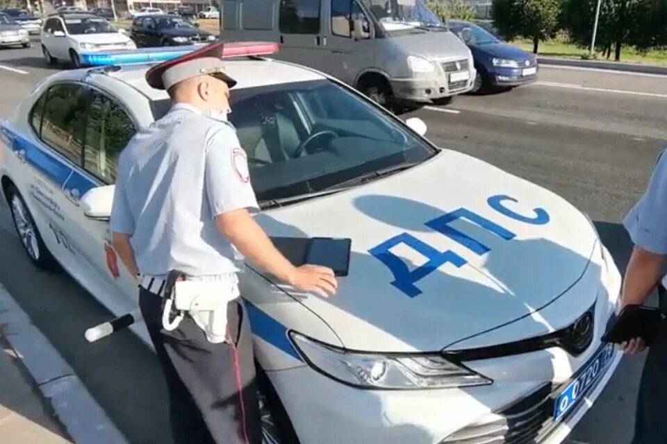 Автомобиль дпс. Фото дпс. Сотрудники гибдд спб. Рейд 12. Гибдд фрунзенского района.