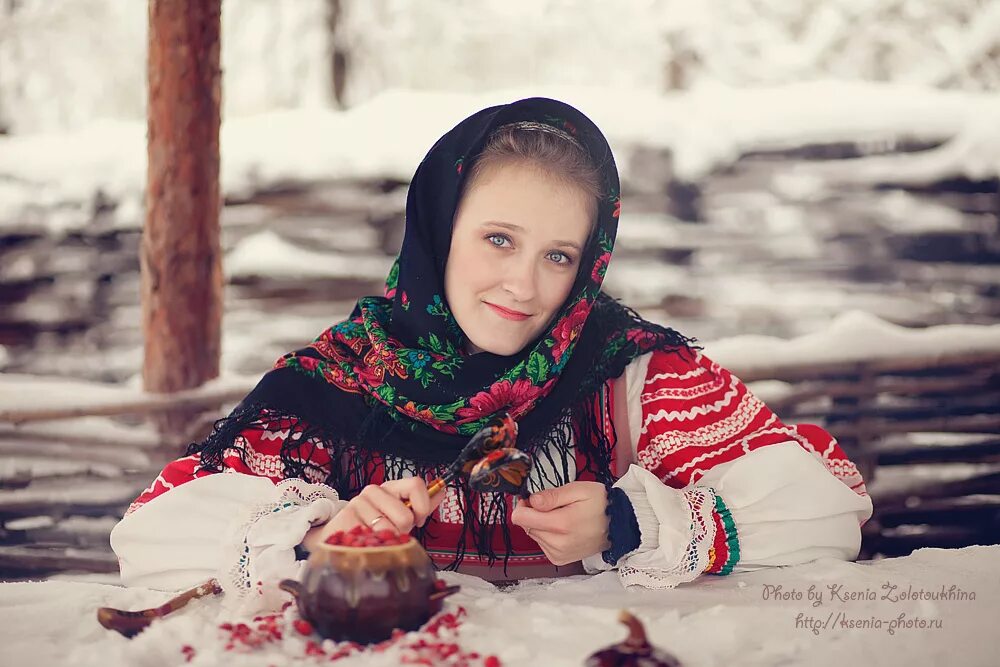 Русские красавицы зимой. Фотосессия в народном стиле зимой. Фотосессия в деревенском стиле зимой. Фотосессия в стиле русской зимы. Russkie
