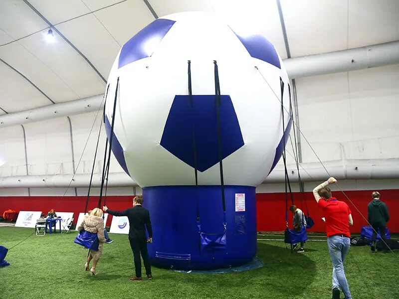 Надувные качели. Футбольные качели. Стойка баскетбольная детская пластик pituso. Качели футбол. 10 качели двойные.