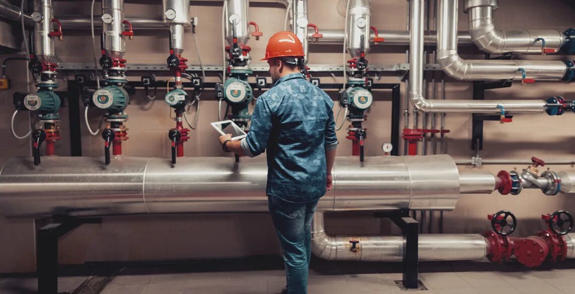 Обслуживание зданий. Российский газ. обслуживание зданий фото. канал для котельной.