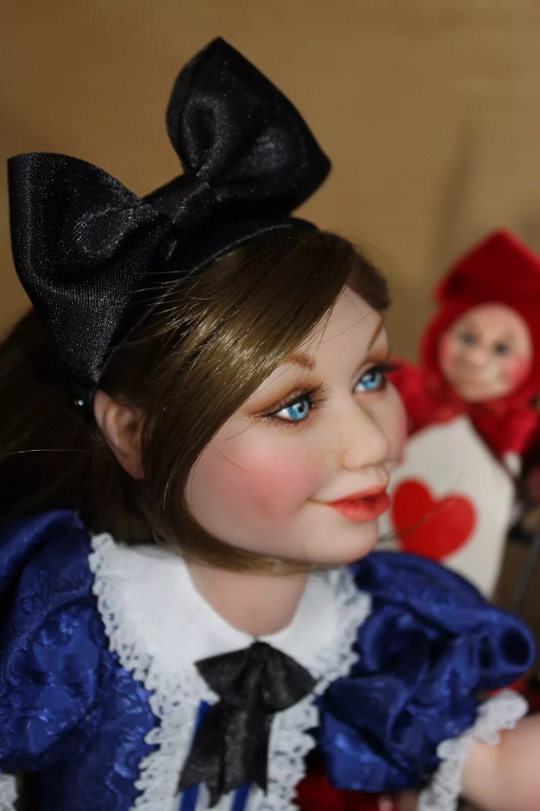 Алиса безумие с длинными волосами. Как делаются алисы. Как делаются алисы. Алиса сделай фото. Сканы у алисы.