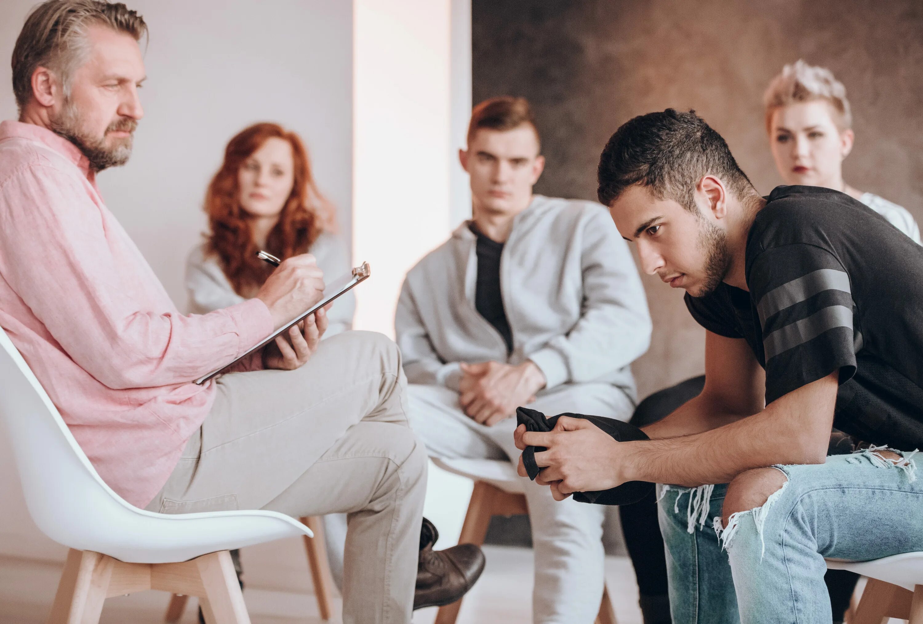 Реабилитация зависимых. Консультационные услуги. Консультационные услуги. Та компания которая поможет. Консультация.