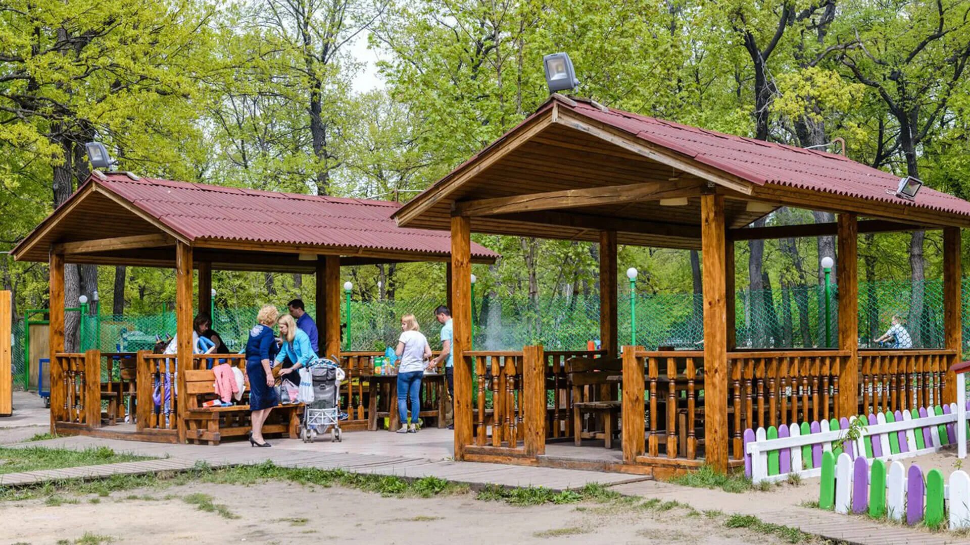 Пикник самара. Пикник парк Самара загородный. Олимпийская деревня Самара загородный парк. Кафе пикник парк Самара загородный парк.