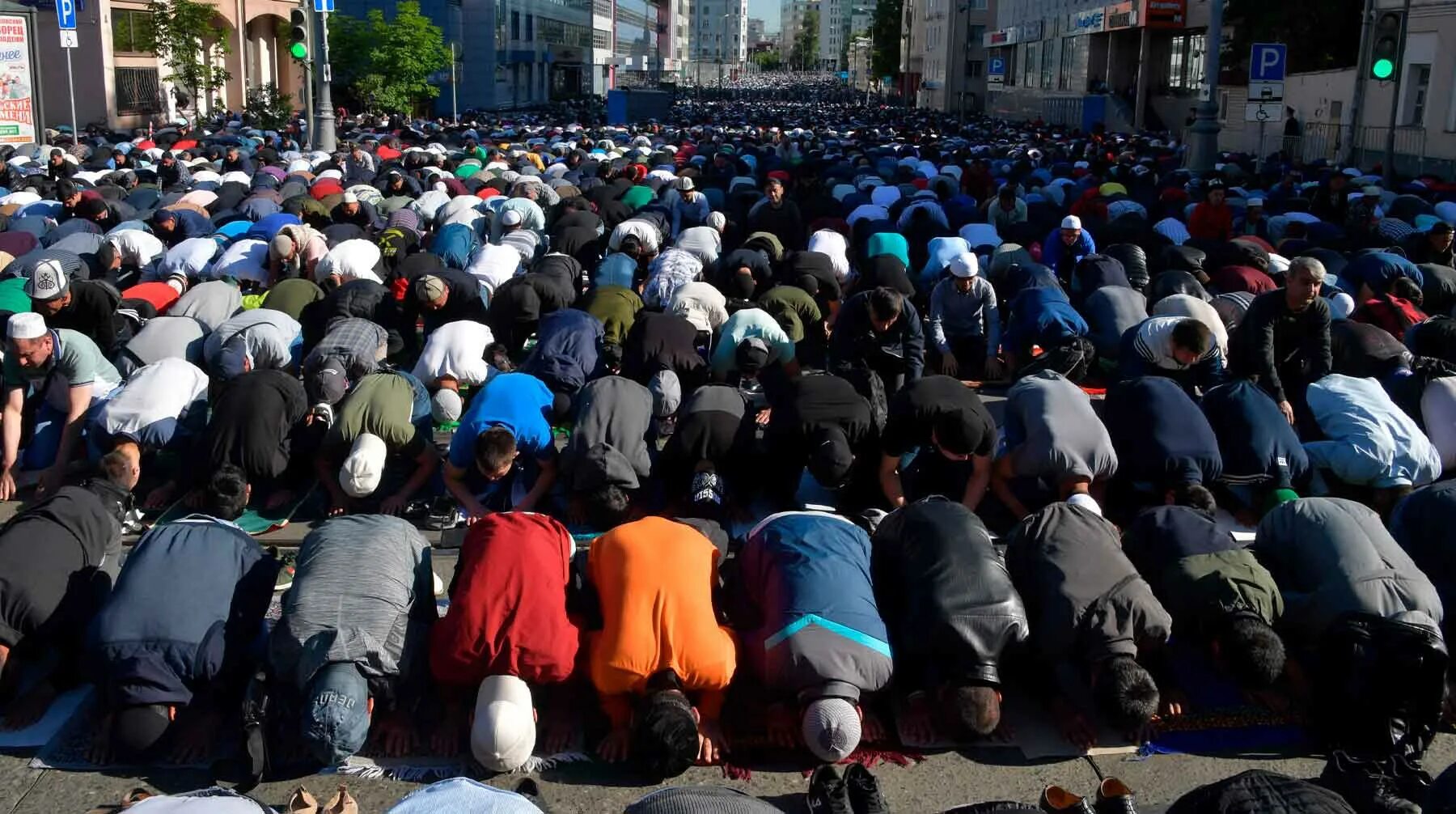 с праздником ураза байрам. с праздником ураза байрам. с праздником рамазан. праздник мусульман ураза байрам ритуал празднование. ураза байрам в москве.