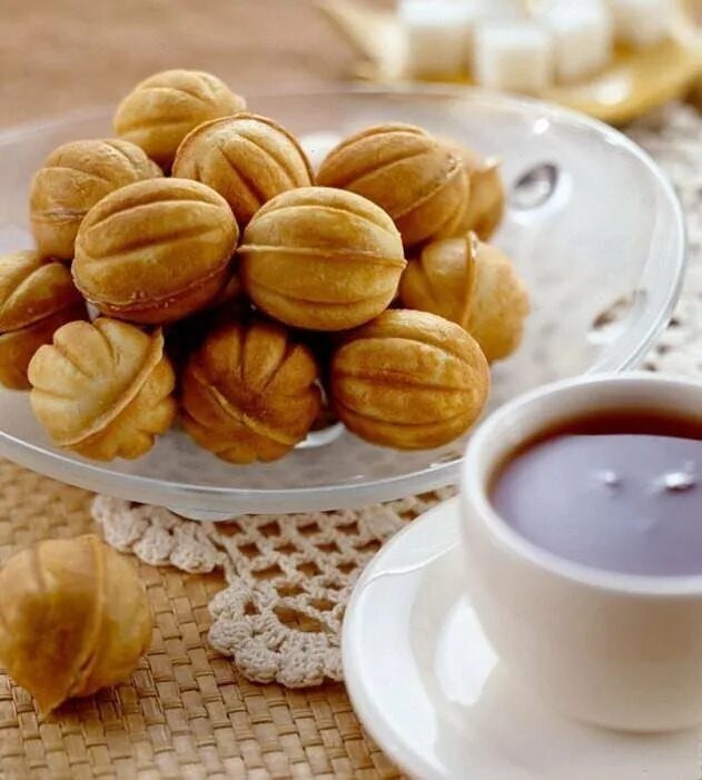 Печенье с орехами. Орешки со сгущенкой на маргарине. Печенье с орехами. Орешки со сгущенкой на маргарине. Орешки со сгущёнкой в мультипекаре.