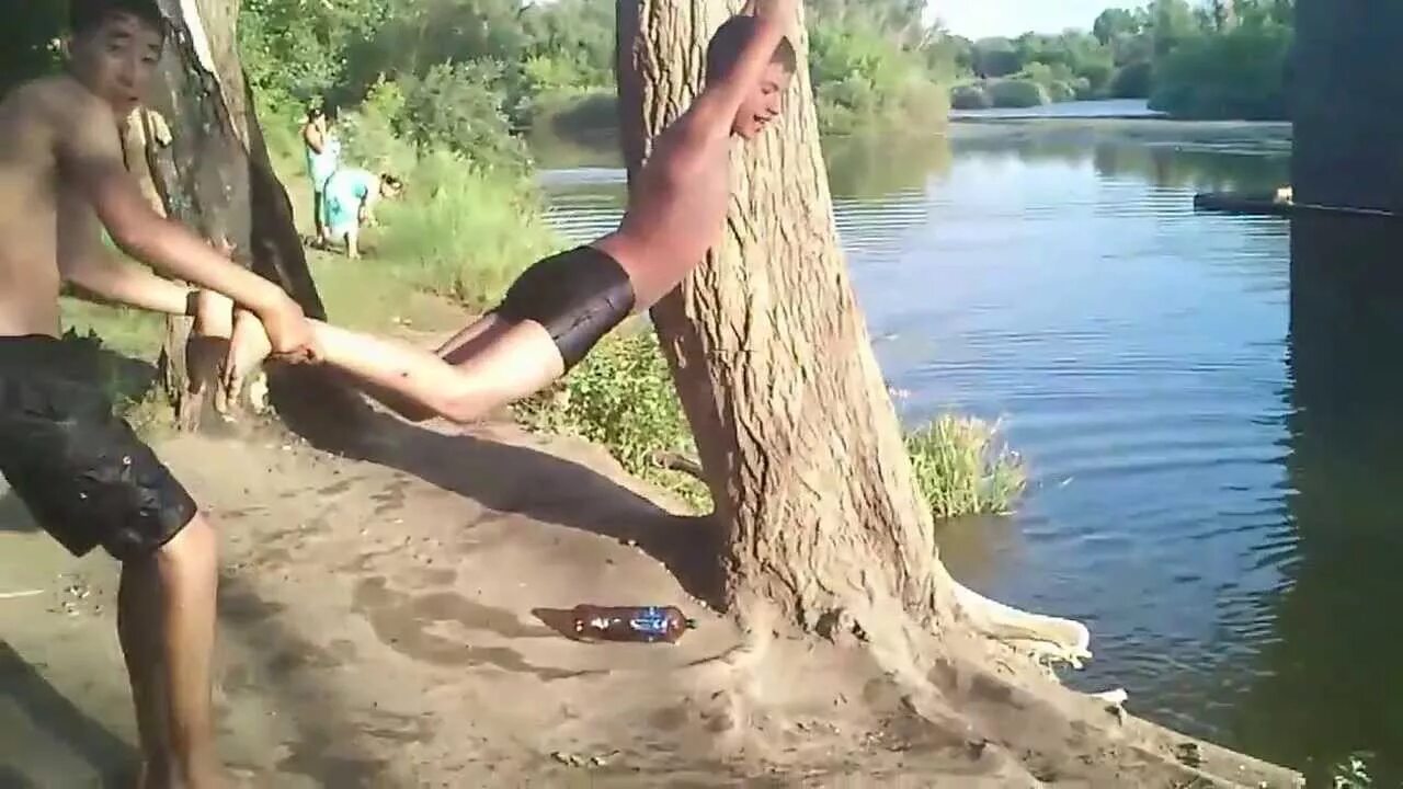 никогда не спорьте. видео придурков приколы. никогда не спорьте с идиотами вы опуститесь до их уровня. не спорьте с идиотами они задавят вас своим опытом. придурки от бога.