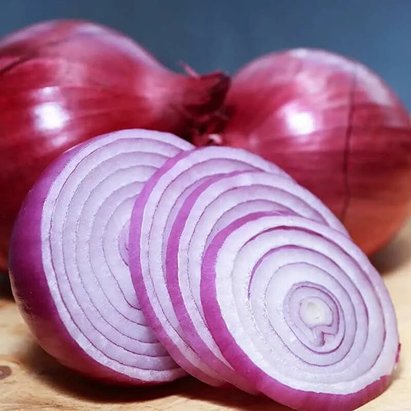 Mixed onion. Лук красный Ялтинский. Лук репчатый Ялтинский красный. Крымский фиолетовый лук. Лук Крымский красный плоский.