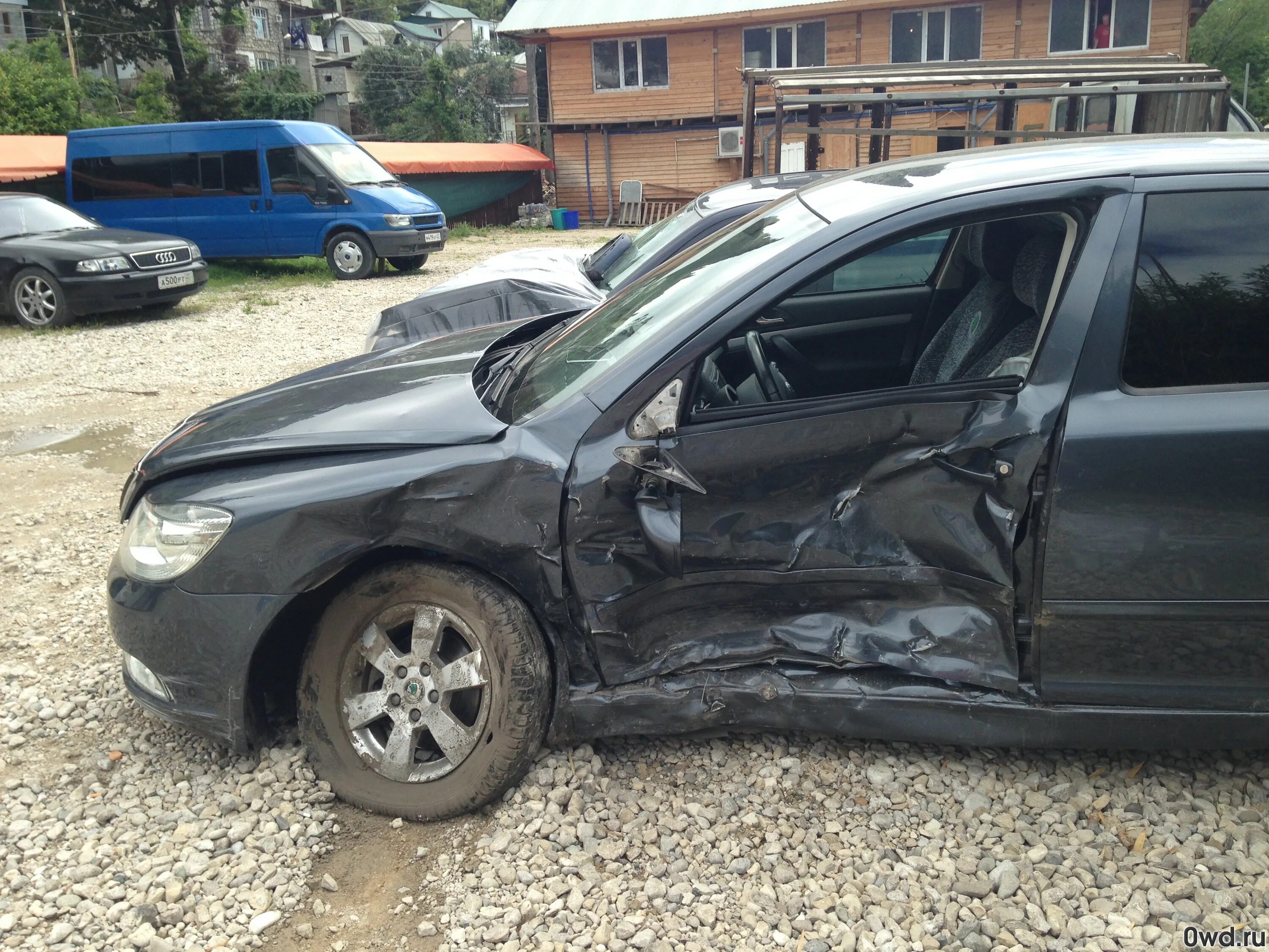 Разбитая шкода октавия а7. Skoda fabia 1 разбитая. Разбитая шкода октавия а7. Шкода после дтп. Битая октавия а5.