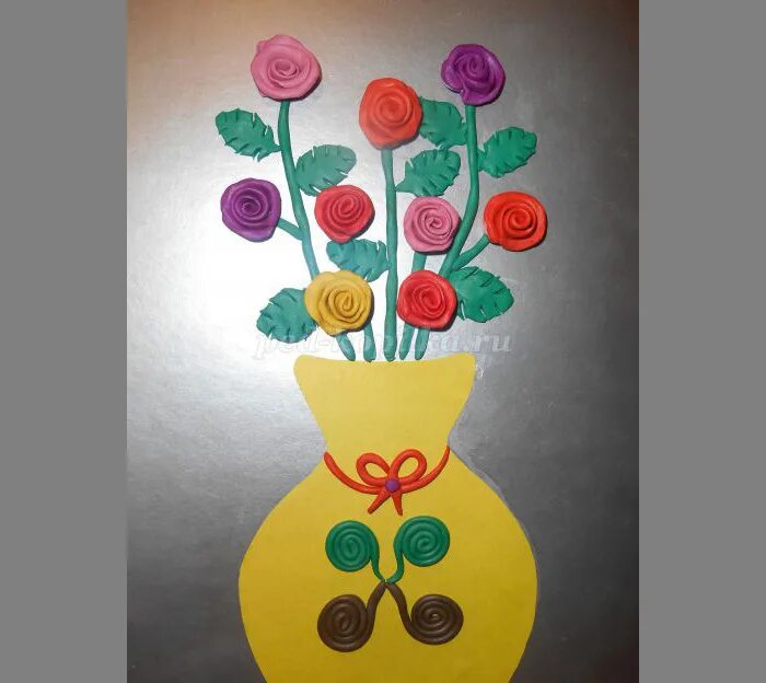 Ваза с цветами пластилин. Пластилинография ваза с цветами. Аппликация цветы в вазе. Аппликация ваза с цветами. Лепка вазы старшая группа