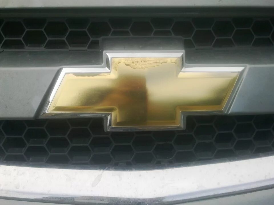 Как снять значок нива шевроле Chevy-Niva * Просмотр темы Снятие решетки радиатора на рестайле