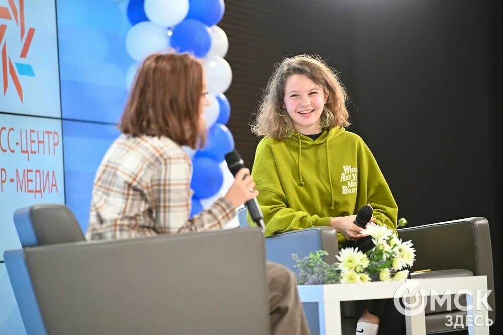 Омск ТВ. Дикторы на Омском телевидении. Телевидение Омск фото.