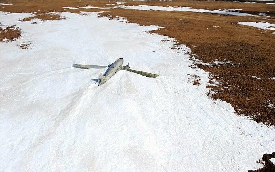 Самолёт Дуглас тундра. Самолёт Дуглас Норильск. Самолет в тундре с-47. Дуглас в тундре.