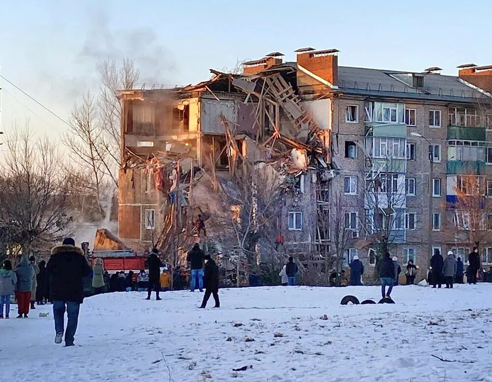 Новости про г. Взрыв газа в Ефремове Тульской области. Взрыв газа в Ефремове Тульской области МЧС. Разрушенный дом.