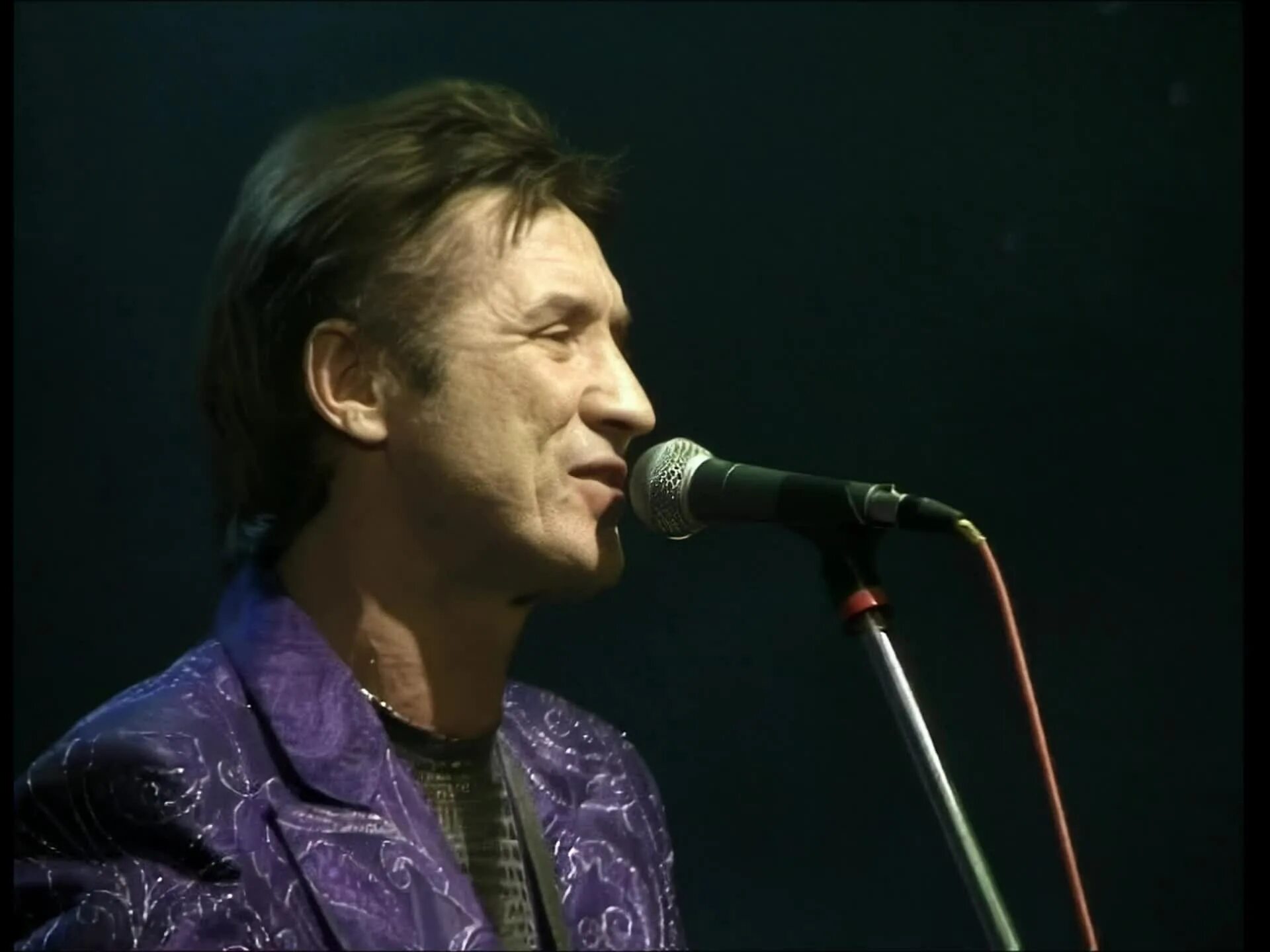 Ну кто его поет. Певец юра шатунов. Ну кто его поет. Ну кто его поет. Ну кто его поет.