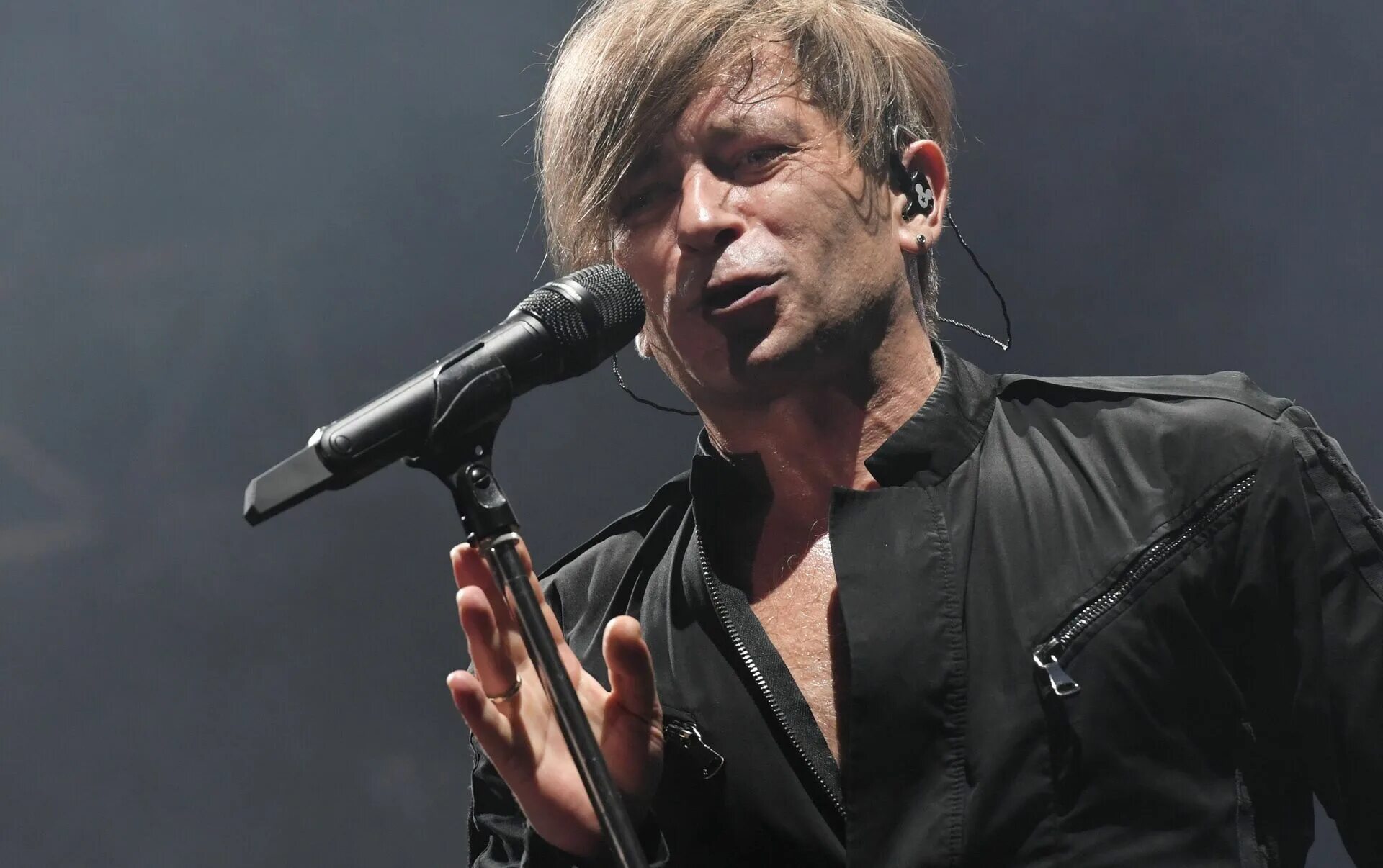 Лева би 2. Лева из би 2. Лева би 2. Солисты 2. Солисты 2.