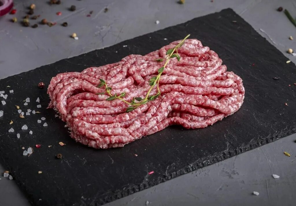 Какую свинину добавляем в фарш. Prime beef фарш. фарш праймбиф 8020. фарш свиной. фарш говяжий.