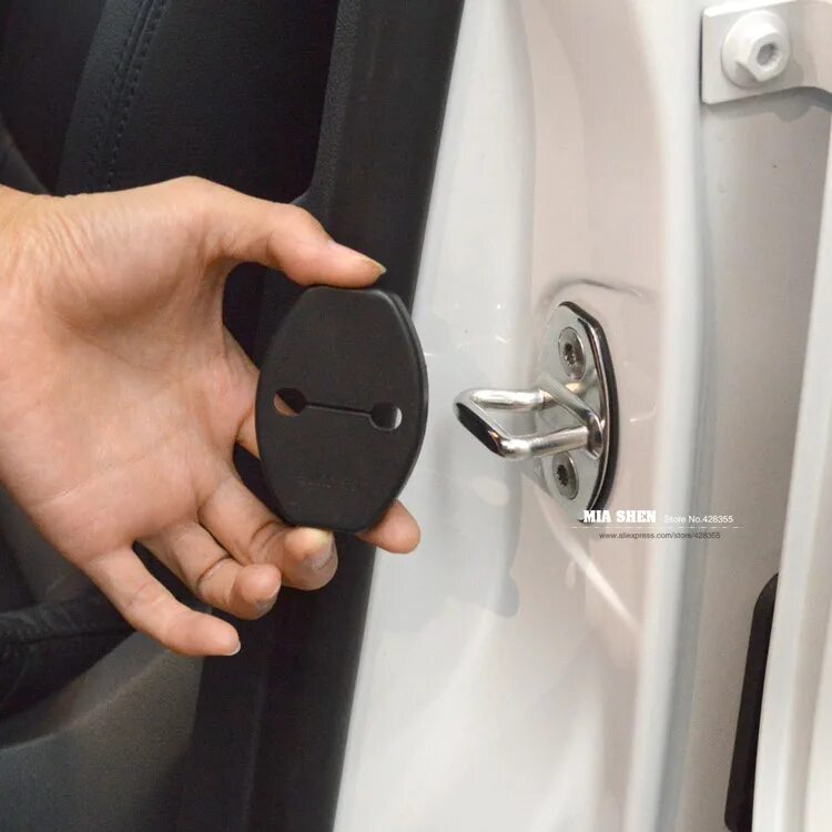 как закрыть дверь в машине