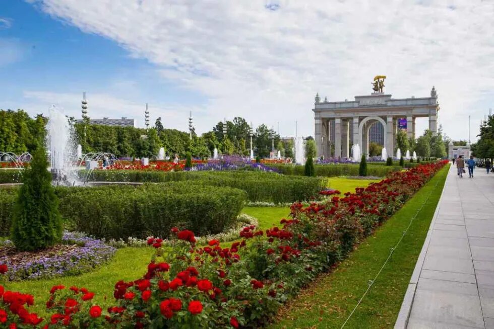 Вднх лето цветник. Парк вднх москва. Партерные цветники вднх. Ландшафтный парк вднх. Партерные цветники вднх.
