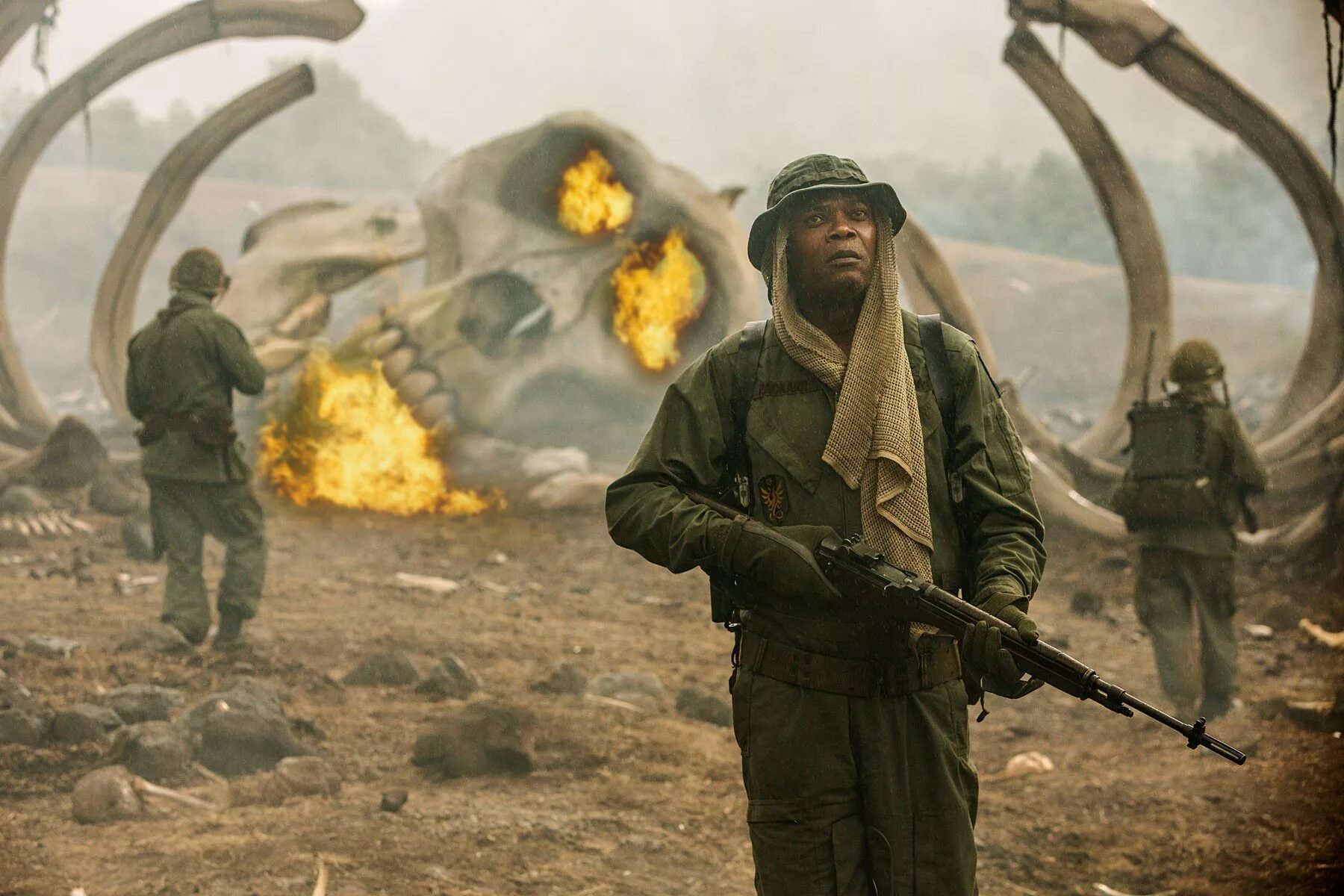 Kong skull island 2017. Фильм конг остров черепа. кинг-конг фильм 2017. сэмюэл л джексон конг остров. фили конг остров черепа.