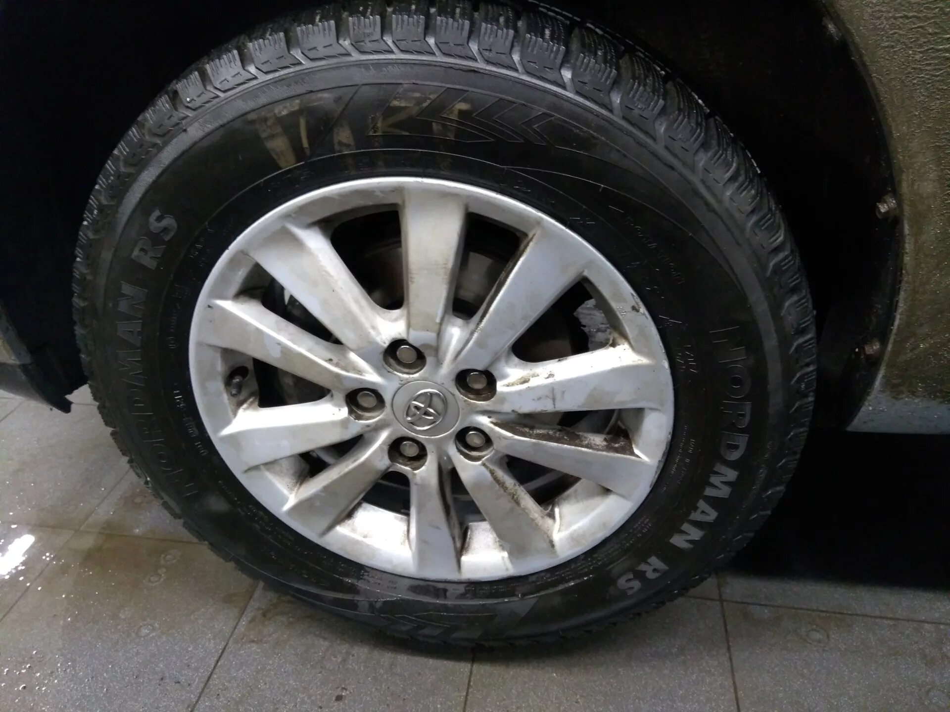 R16 215 65 купить нижний новгород. Шины 215/65r16 на Тойота Камри 70. 215 60 R16 на тойоту короллу. Зимняя резина 215/65 Камри 50. 205/65 R16 колеса.