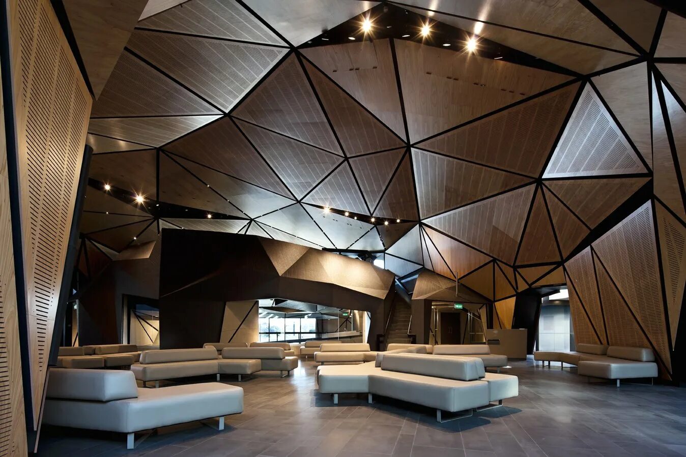 Павильон porsche от henn architects. Цветное стекло в интерьере. Концептуальные материалы. Концептуальные материалы. Современное искусство инсталляции.