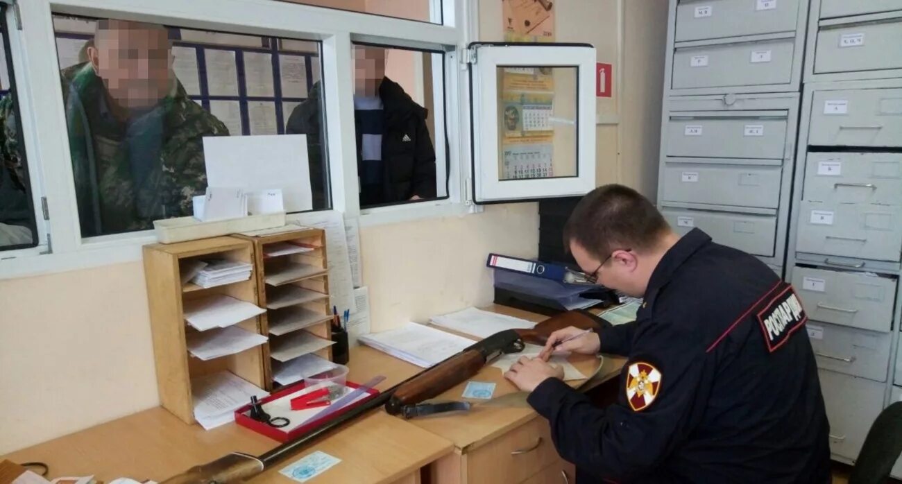 Лицензионно разрешительный отдел росгвардии. Отдел ЛРР Росгвардии. Разрешительная Серпухов лицензионно разрешительный отдел. Контроль за оборотом оружия. Надзор за оборотом оружия.